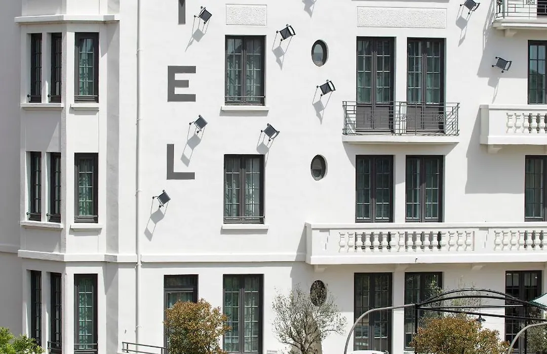 College Hotel-1